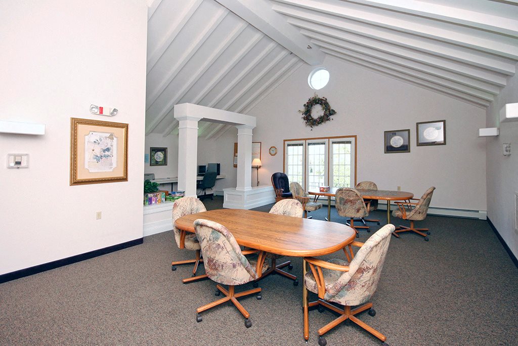 Photos and Video of North Gables Senior in Blaine, MN